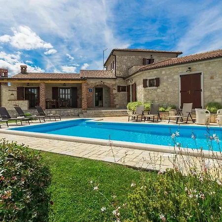 Luxurious In Višnjan