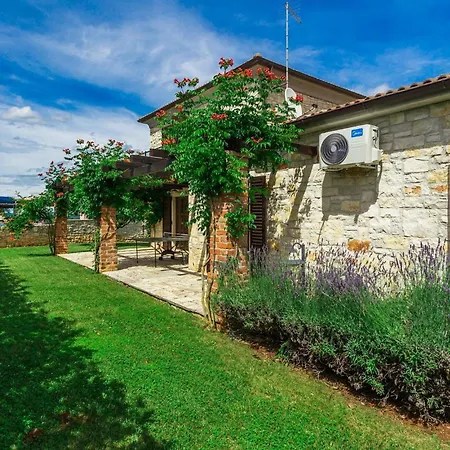 Luxurious In Nyaraló